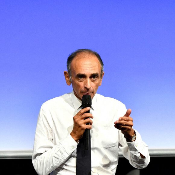 Eric Zemmour est à Nice, le 18 septembre 2021, pour présenter son nouveau livre : La France n'a pas dit son dernier mot. Au Palais des Congrès Acropolis de Nice, mille deux cents lecteurs sont venus écouter puis échanger avec le polémiste Eric Zemmour. © Bruno Bebert/Bestimage