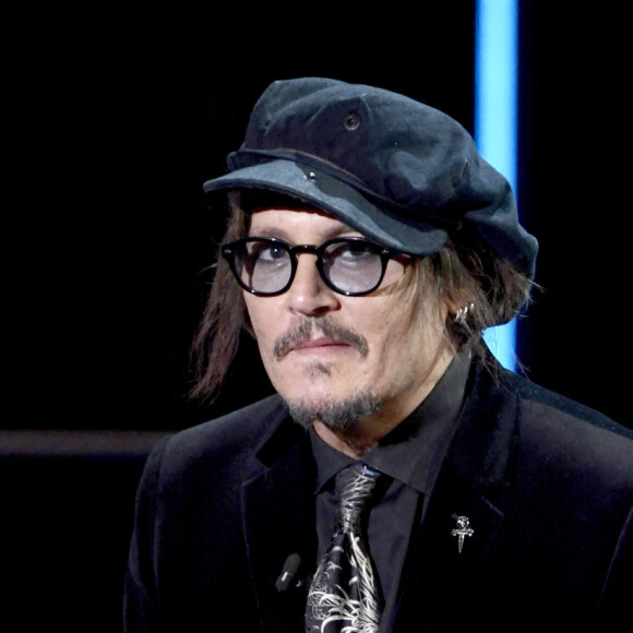 Johnny Depp reçoit un Donostia award sur la scène du 69ème festival international du film de San Sebastian (Saint Sebastien) le 22 septembre 2021 © Future-Image via ZUMA Press / Bestimage