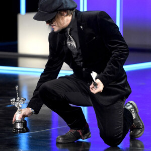 Johnny Depp reçoit un Donostia award sur la scène du 69ème festival international du film de San Sebastian (Saint Sebastien) le 22 septembre 2021 © Future-Image via ZUMA Press / Bestimage 