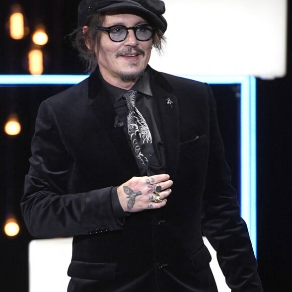 Johnny Depp reçoit un Donostia award sur la scène du 69ème festival international du film de San Sebastian (Saint Sebastien) le 22 septembre 2021 © Future-Image via ZUMA Press / Bestimage