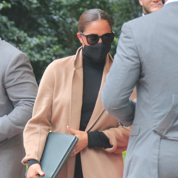 Le prince Harry et Meghan Markle quittent le 50 United Nations Plaza à New York.