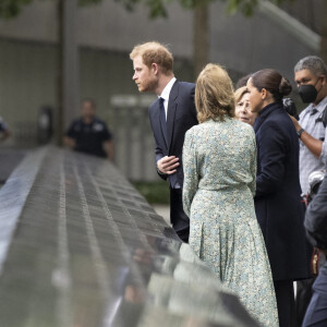 Le prince Harry et sa femme Meghan Markle visitent le One World Trade Center à New York, le 23 septembre 2021.