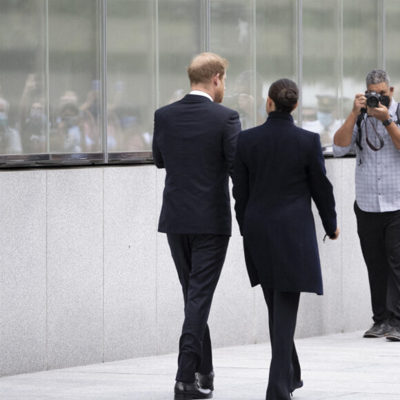 Le prince Harry et sa femme Meghan Markle visitent le One World Trade Center à New York, le 23 septembre 2021.