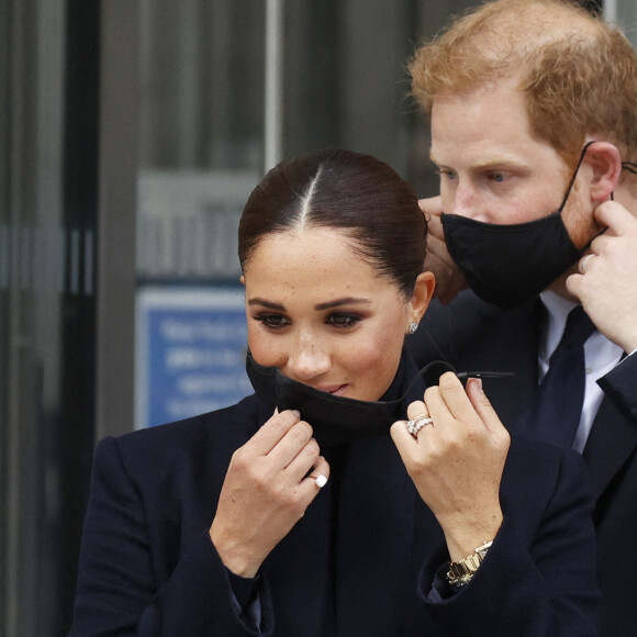 Le prince Harry, duc de Sussex, et sa femme Meghan Markle visitent le One World Trade Center à New York City, New York, le 23 septembre 2021.