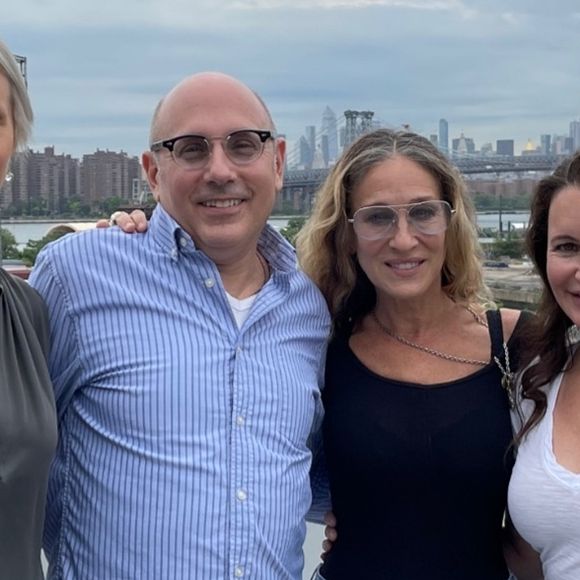 Cynthia Nixon, Willie Garson, Sarah Jessica Parker et Kristin Davis sur le tournage du troisième film "Sex and The City" à New York, sur Instagram en juin 2021.