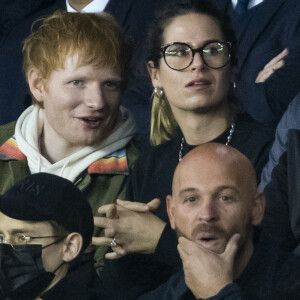 Ed Sheeran et sa femme Cherry Seaborn, Franck Gastambide - People assistent à la victoire du PSG (2) face à Manchester City (0) lors de la deuxième journée de la Ligue des champions au Parc des Princes à Paris le 28 septembre 2021. © Cyril Moreau/Bestimage