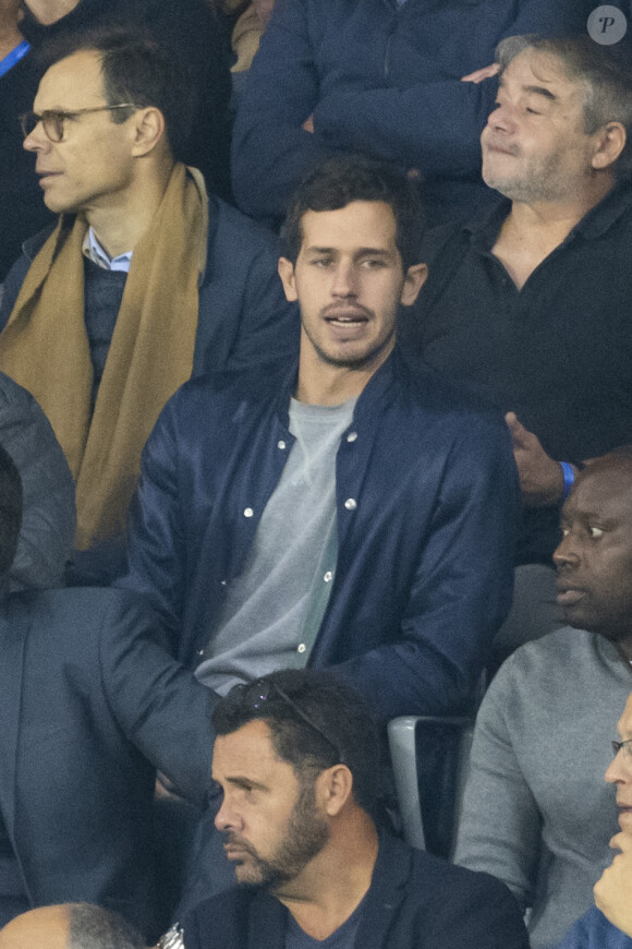 Victor Belmondo - People assistent à la victoire du PSG (2) face à Manchester City (0) lors de la deuxième journée de la Ligue des champions au Parc des Princes à Paris le 28 septembre 2021. © Cyril Moreau/Bestimage