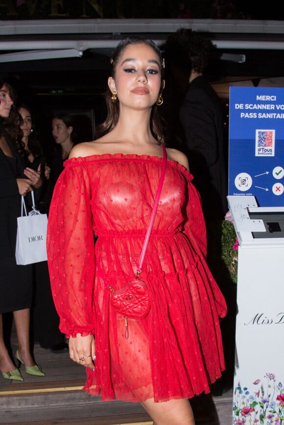 Lena Situations et son petit ami Seb La Frite à la soirée Miss Dior au restaurant L'Avenue, en marge de la Fashion Week prêt-à-porter printemps-été 2022. Paris, le 28 septembre 2021.