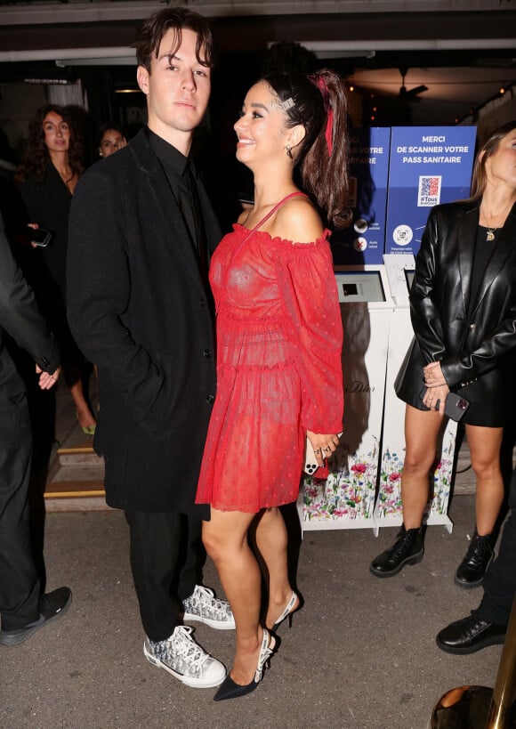 Lena Situations et son petit ami Seb La Frite à la soirée Miss Dior au restaurant L'Avenue, en marge de la Fashion Week prêt-à-porter printemps-été. © Panoramic / Bestimage