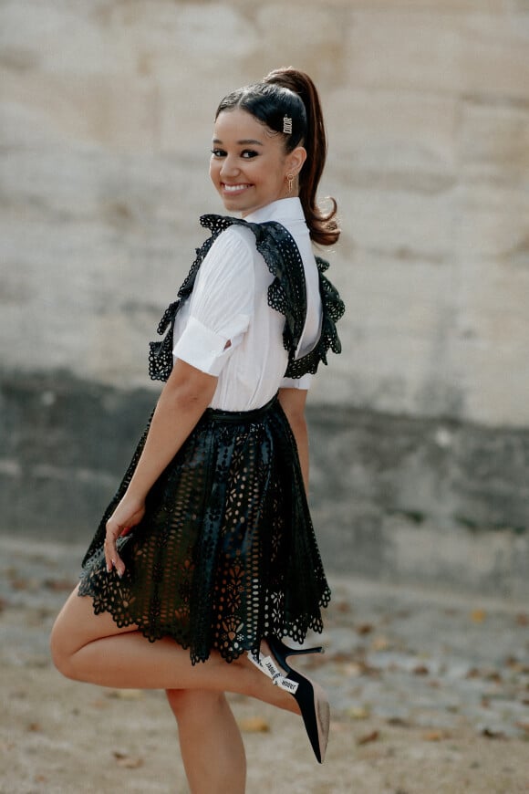 Lena Situations (Léna Mahfouf) au défilé de la maison Dior collection Printemps-Eté 2022 au Jardin des Tuileries à Paris le 28 septembre 2021.