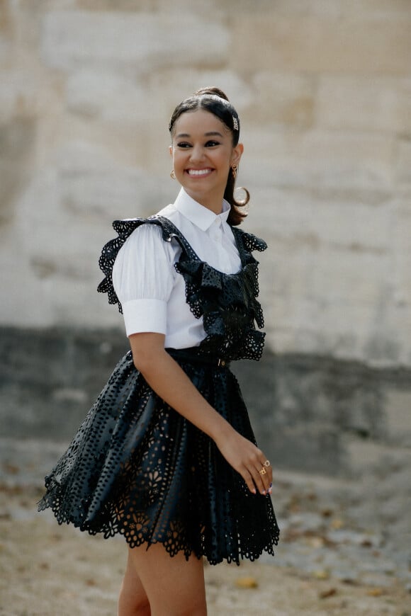 Lena Situations (Léna Mahfouf) au défilé de la maison Dior collection Printemps-Eté 2022 au Jardin des Tuileries à Paris le 28 septembre 2021.