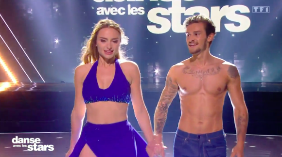 Aurélie Pons et Adrien Caby dans "Danse avec les stars 2021" sur TF1. 