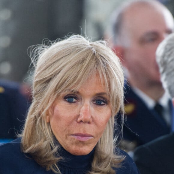 Brigitte Macron, Geneviève Darrieussecq et Sophie Cluzel - Défilé de "Victoire, on défile !" du styliste Fabio Porliod à l'Hôtel des Invalides à Paris. Le 29 septembre 2021. © Nathan Lainé/Bestimage