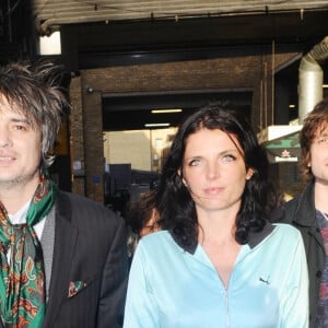 Pete Doherty et sa compagne Katia de Vidas se baladent dans le quartier de Shoreditch à Londres le 29 avril 2019.