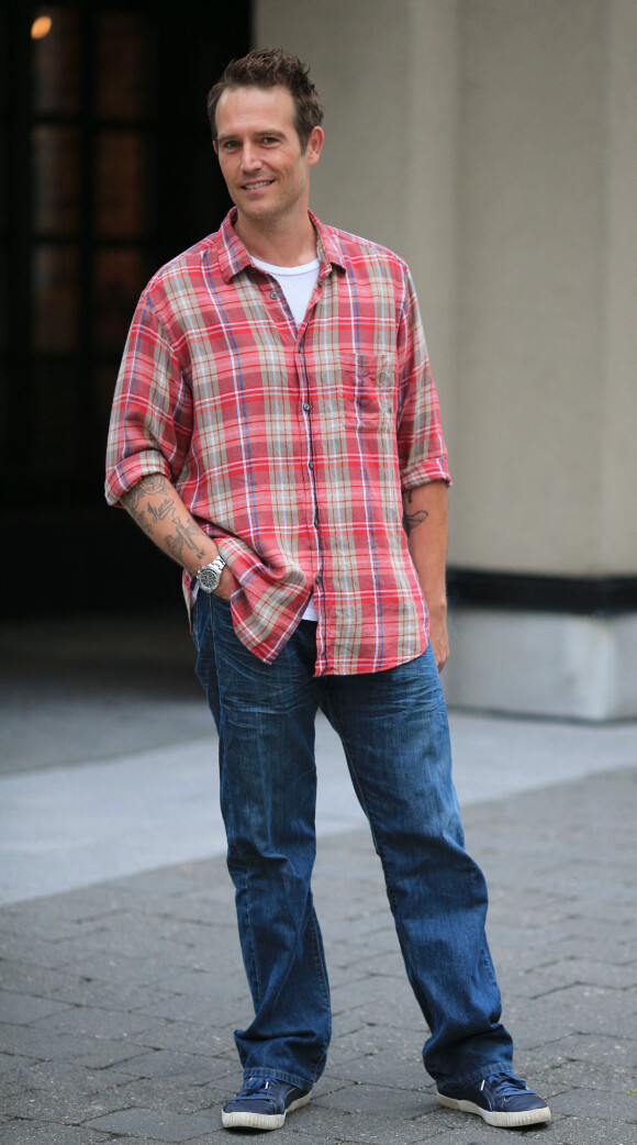 Michael Vartan à la sortie de son hôtel à Vancouver, le 5 septembre 2013.