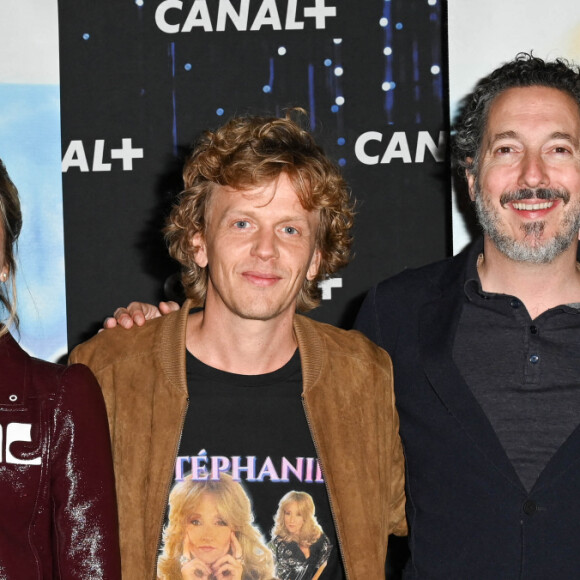 Exclusif - Arthur Sanigou, Audrey Lamy, Alex Lutz, Guillaume Gallienne et Izïa Higelin - Avant-première française du film "La vengeance au triple galop" au Cinéma Gaumont Champs-Elysées à Paris le 28 septembre 2021. © Coadic Guirec/Bestimage 