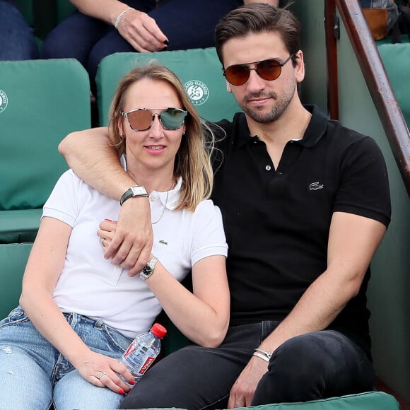 Audrey Lamy et son compagnon Thomas Sabatier dans les tribunes des internationaux de Roland Garros - jour 5 - à Paris, France, le 31 mai 2018. © Cyril Moreau - Dominique Jacovides/Bestimage 