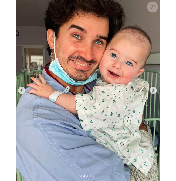 Jérémy Duffau, frère d'Ingrid Chauvin et sa femme Margot Blue ont dévoilé que le leur fils Jonas (bientôt 5 mois) a été opéré suite à une malformation pulmonaire. Le risque était que cela nécrose ou développe un cancer.