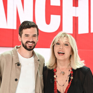 Marc-Antoine Le Bret et Amanda Lear - Enregistrement de l'émission "Vivement Dimanche" présentée par M.Drucker et diffusée le 19 septembre sur France 2. Le 11 septembre 2021 © Guillaume Gaffiot / Bestimage 