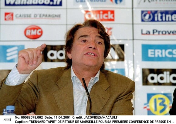 Bernard Tapie lors de sa conférence de presse en tant que responsable sportif de l'OM