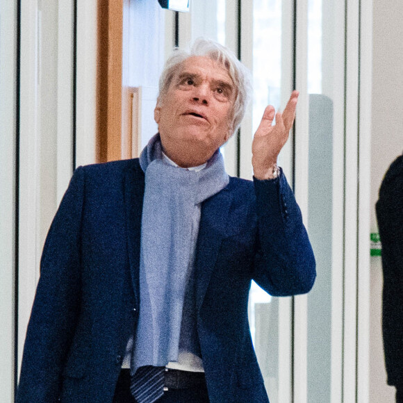 Bernard Tapie - Affaire Tapie : plaidoirie des avocats de la défense, Tribunal de Paris , 11ème chambre correctionnelle, 2ème section, Paris le 4 avril 2019. Lundi 1er Avril, le ministère public a requis 5 ans ferme pour Tapie et 3 ans pour S.Richard dont 18 mois avec sursis et interdiction d'exercer toute fonction publique pendant 5 ans. B.Tapie et le PDG d'Orange, S.Richard, seront les prévenus du procès pénal de l'arbitrage rendu en 2008 en faveur de l'ancien homme d'affaires, dans son contentieux avec le Crédit Lyonnais sur la vente du fabricant d'équipements de sport allemand Adidas en 1993, qui s'est ouvert le 11 mars 2019. L'homme d'affaires et patron du groupe de médias "La Provence", qui lutte à 76 ans contre un cancer de l'estomac, n'a fait aucune déclaration à son arrivée au tribunal. Après dix ans de péripéties judiciaires, B.Tapie, est jugé pour escroquerie et détournement de fonds publics; S.Richard, 57 ans, qui était alors directeur de cabinet de la ministre de l'Economie C.Lagarde, est jugé pour complicité. ©Pierre Perusseau / Bestimage