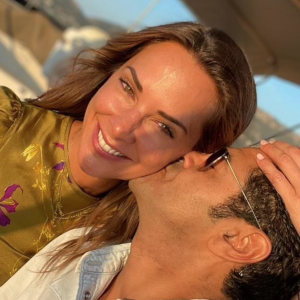 Jamel Debbouze et Mélissa Theuriau en bateau. Juillet 2021.