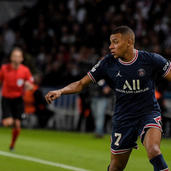 Kylian Mbappe ( 7 - PSG ) - Victoire du PSG (2) face à Manchester City (0) lors de la deuxième journée de la Ligue des champions au Parc des Princes à Paris le 28 septembre 2021. © Federico Pestellini/Panoramic/Bestimage
