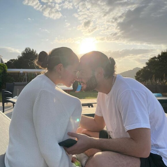 Thylane Blondeau et son fiancé Ben Attal sur Instagram, 2021.