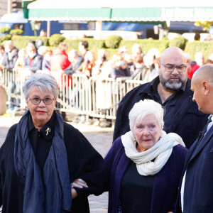 Line Renaud - Messe funéraire en hommage à Bernard Tapie en l'église Saint-Germain-des-Prés à Paris. Le 6 octobre 2021. © Jacovides-Moreau / Bestimage