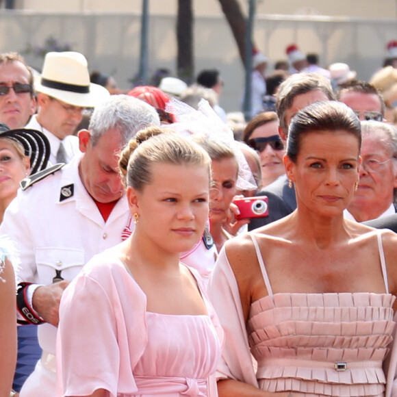La princesse Caroline et sa fille Alexandra, la princesse Stéphanie et ses trois enfants, Pauline et Louis Ducruet, Camille Gottlieb - Mariage religieux du prince Albert de Monaco et Charlene Wittstock en juillet 2011. 