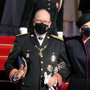 Le prince Albert II de Monaco, la princesse Charlène de Monaco - Sorties - La famille princière assiste à la messe d'action de grace avec Te Deum à la cathédrale de Monaco à l'occasion de la Fête Nationale 2020 de la principauté de Monaco le 19 novembre 2020. © Cyril Dodergny / Nice Matin / Bestimage 