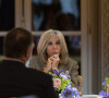 Emmanuel Macron, président de la République et sa femme Brigitte Macron lors du dîner de cloture de la saison Africa 2020 au palais de l'Elysée le 30 septembre 2021. © Eric Tschaen / Pool / Bestimage 