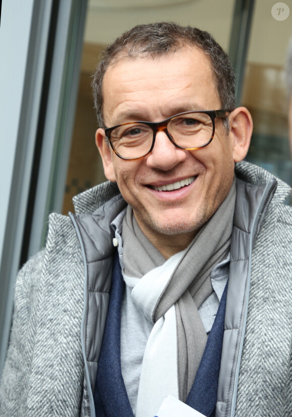 Exclusif - Dany Boon - Personnalités à la sortie de studios de radio à Paris. Le 15 janvier 2019.