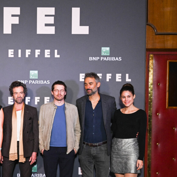 Vanessa Van Zuylen, Armande Boulanger, Emma Mackey, Romain Duris, Pierre Deladonchamps, Martin Bourboulon - Avant-première du film "Eiffel" au Grand Rex à Paris le 10 octobre 2021 © Coadic Guirec / Bestimage