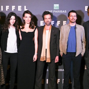 Vanessa Van Zuylen, Armande Boulanger, Emma Mackey, Romain Duris, Pierre Deladonchamps et Martin Bourboulon - Avant-première du film "Eiffel" au Grand Rex à Paris le 10 octobre 2021 © Coadic Guirec / Bestimage