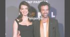 Romain Duris face à Emma Mackey, transformée : la star de Sex Education plus glamour que jamais