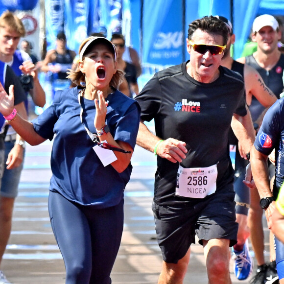 Exclusif - Christian Estrosi, le maire de Nice, soutenue par sa femme Laura Tenoudji Estrosi durant l'IronMan 70.3 2021 à Nice le 12 septembre 2021. © Bruno Bebert / Bestimage