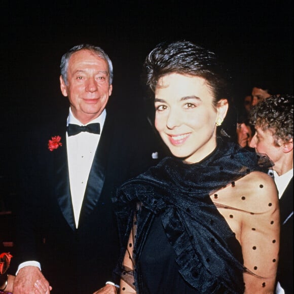 Yves Montand et sa femme Carole Amiel au Festival de Cannes en 1987.