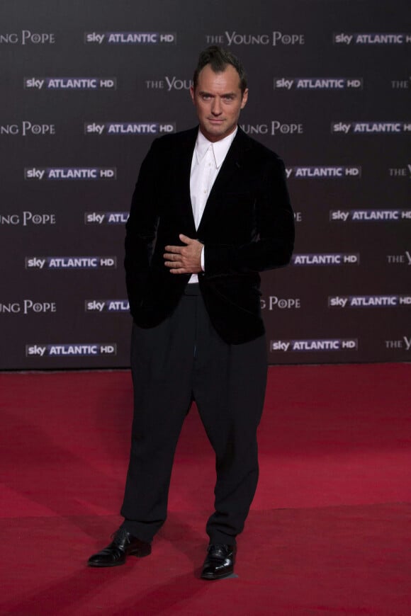 Jude Law - Avant-première de la nouvelle série "The Young Pope" à Rome, le 9 octobre 2016.