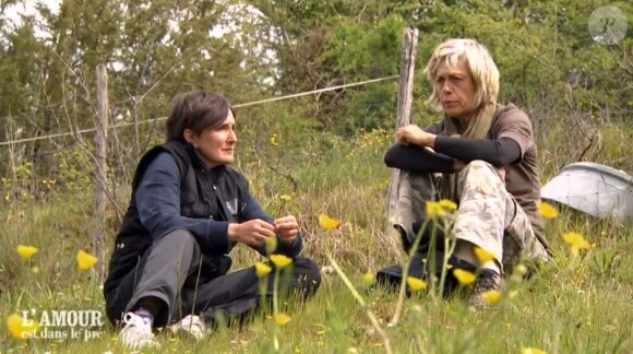 Delphine et sa prétendante Christelle dans l'épisode de "L'amour est dans le pré 2021" du 18 octobre, sur M6