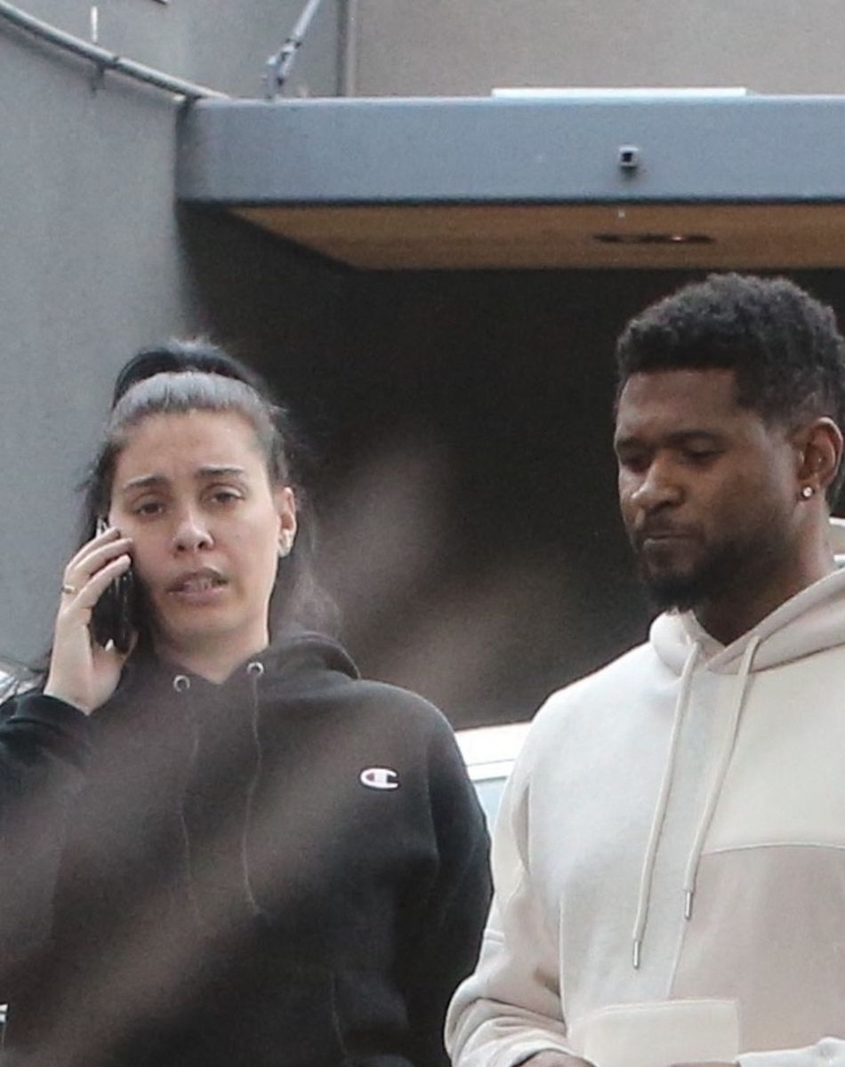 Usher et sa compagne Jenn Goicoechea à Los Angeles le 10 mars 2020.
