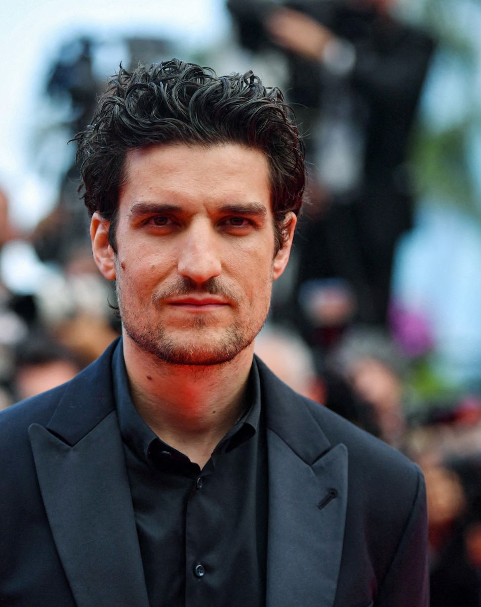 Louis Garrel - Montée des marches du film " France " lors du 74ème Festival International du Film de Cannes. Le 15 juillet 2021 © Rachid Bellak / Bestimage