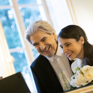 Exclusif - Mariage de Serge Lama et Luana Santonino à la mairie du 7ème arrondissement de Paris, le 11 février 2021. © Cyril Moreau/Bestimage