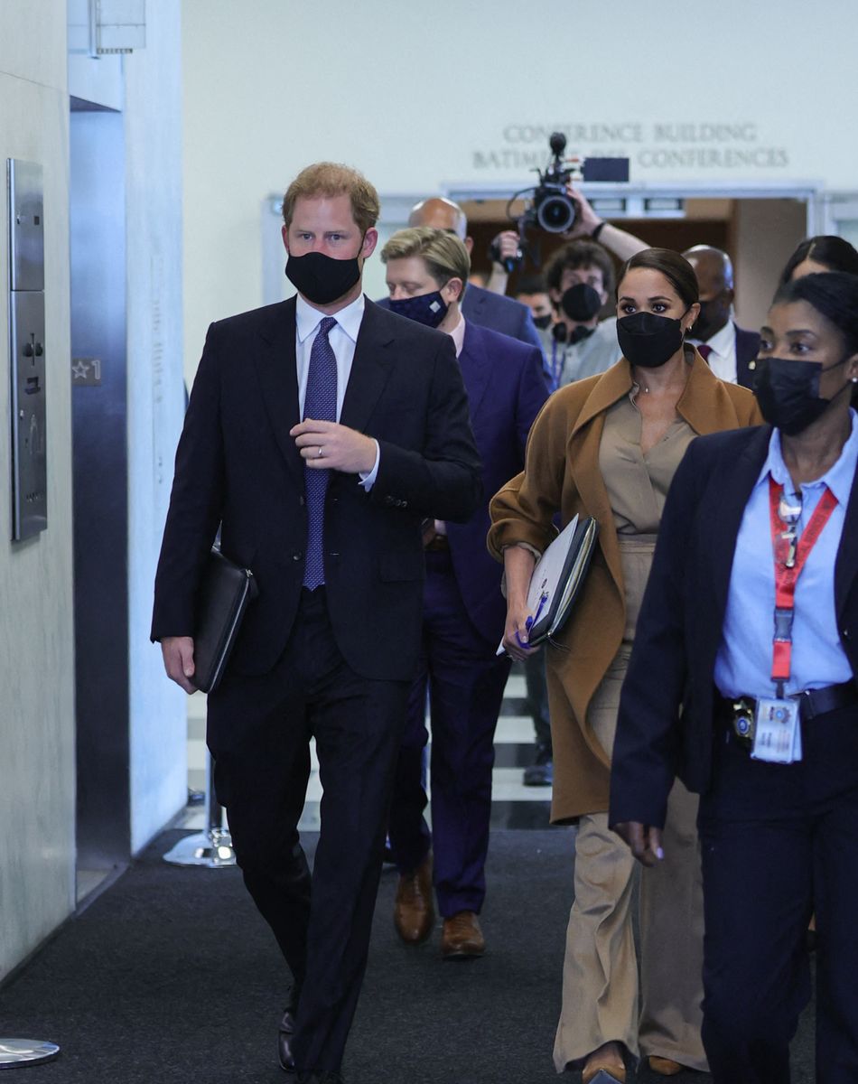 Le prince Harry et Meghan Markle sortent d'un rendez-vous avec le secrétaire général des Nations Unies à New York le 25 septembre 2021. © Luiz Rampelotto/ZUMA Press Wire / Bestimage