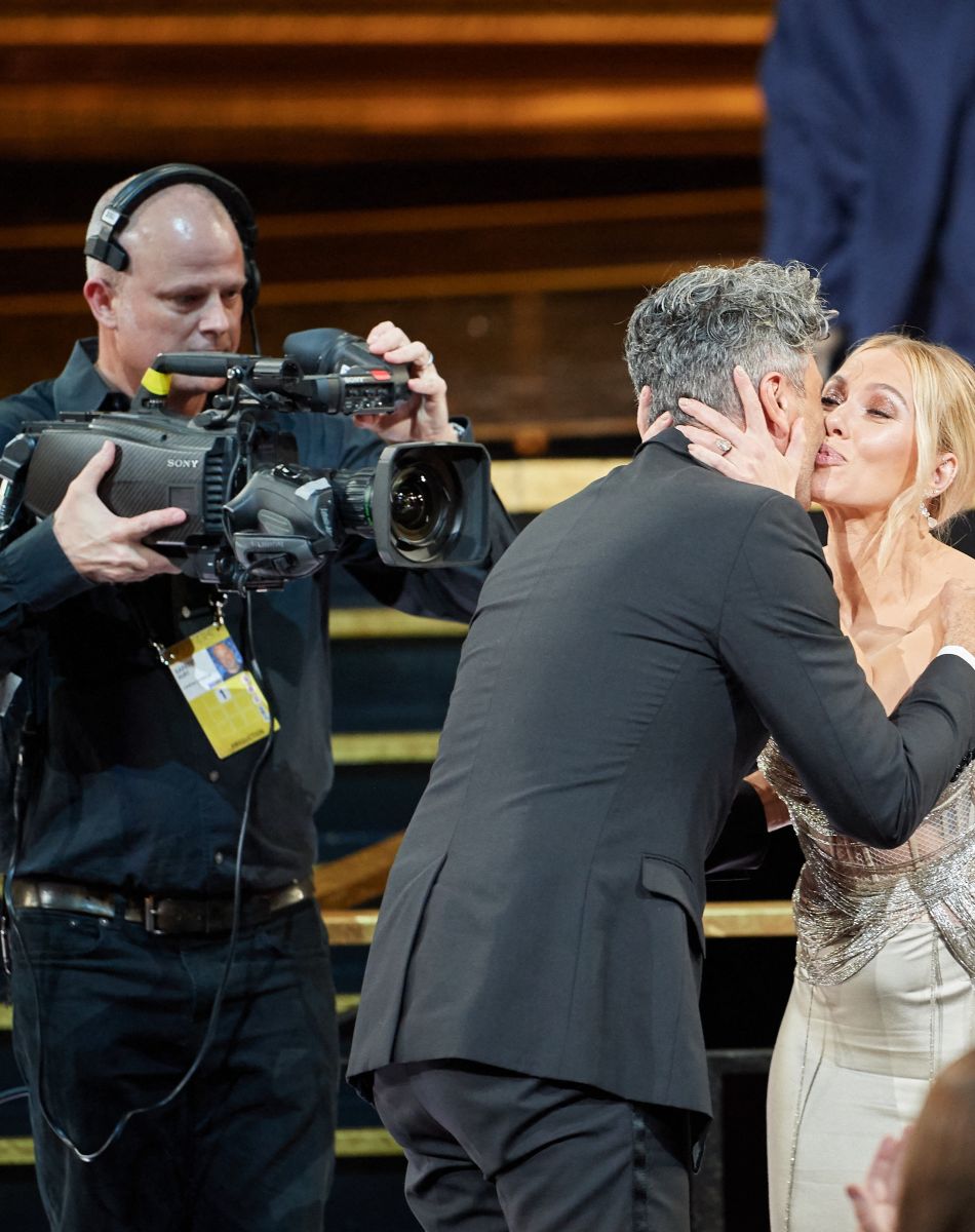 Taika Waititi et Scarlett Johansson - 92e cérémonie des Oscars 2020 au Hollywood and Highland à Los Angeles. Le 9 février 2020. © AMPAS/Zuma Press/Bestimage