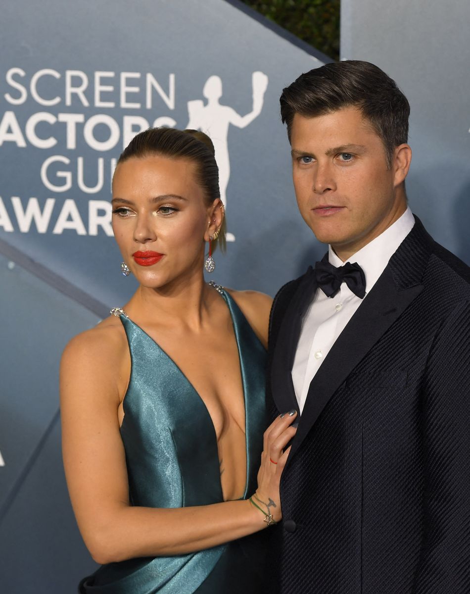 Scarlett Johansson et son fiancé Colin Jost - 26e cérémonie annuelle des "Screen Actors Guild Awards" ("SAG Awards") au "Shrine Auditorium" à Los Angeles, le 19 janvier 2020. © Kevin Sullivan via ZUMA Wire / Bestimage