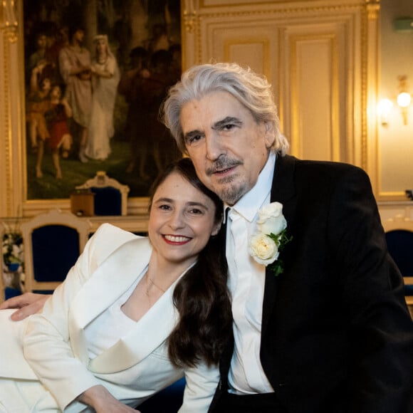 Exclusif - Mariage de Serge Lama et Luana Santonino à la mairie du 7ème arrondissement de Paris © Cyril Moreau/Bestimage