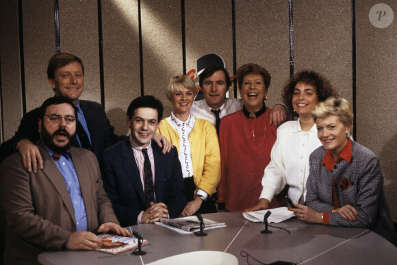 En France, à Paris, sur le plateau de gauche à droite, Jean-Daniel Flaysakier, Roger Zabel, Marc Autheman, Sophie Davant, Guest, Christiane Collange, Guest et Catherine Ceylac le 7 janvier 1988.