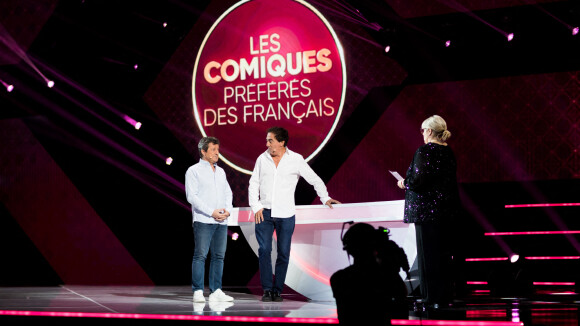 Laurence Boccolini entourée de Pierre Palmade et d'Anne Roumanoff pour Les Comiques préférés des Français