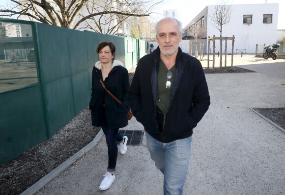 Philippe Poutou et sa femme Béatrice au bureau de vote à l'occasion du premier tour des élections municipales à Bordeaux. Le 15 mars 2020